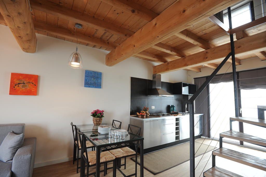 Monte Maino Bed & Breakfast เดเซนซาโนเดลการ์ดา ห้อง รูปภาพ