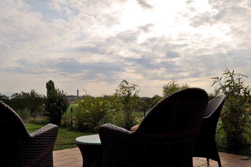 Monte Maino Bed & Breakfast เดเซนซาโนเดลการ์ดา ห้อง รูปภาพ